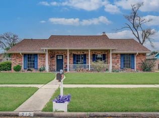 915 Hackberry St, La Porte, TX 77571