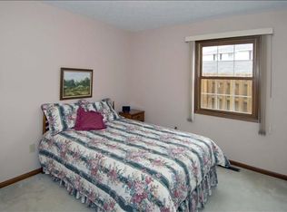 5737 Gateway Ln, Brook Park, OH 44142