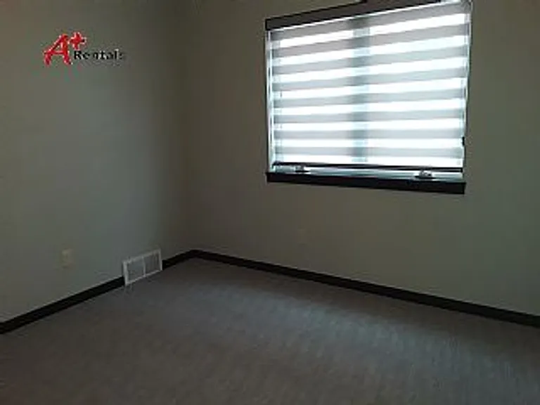 4513 S Dubuque Ave — Photo 13