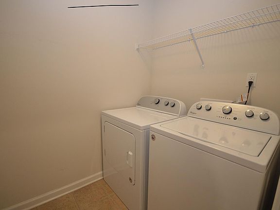 4th image of 542 Smallwood Dr