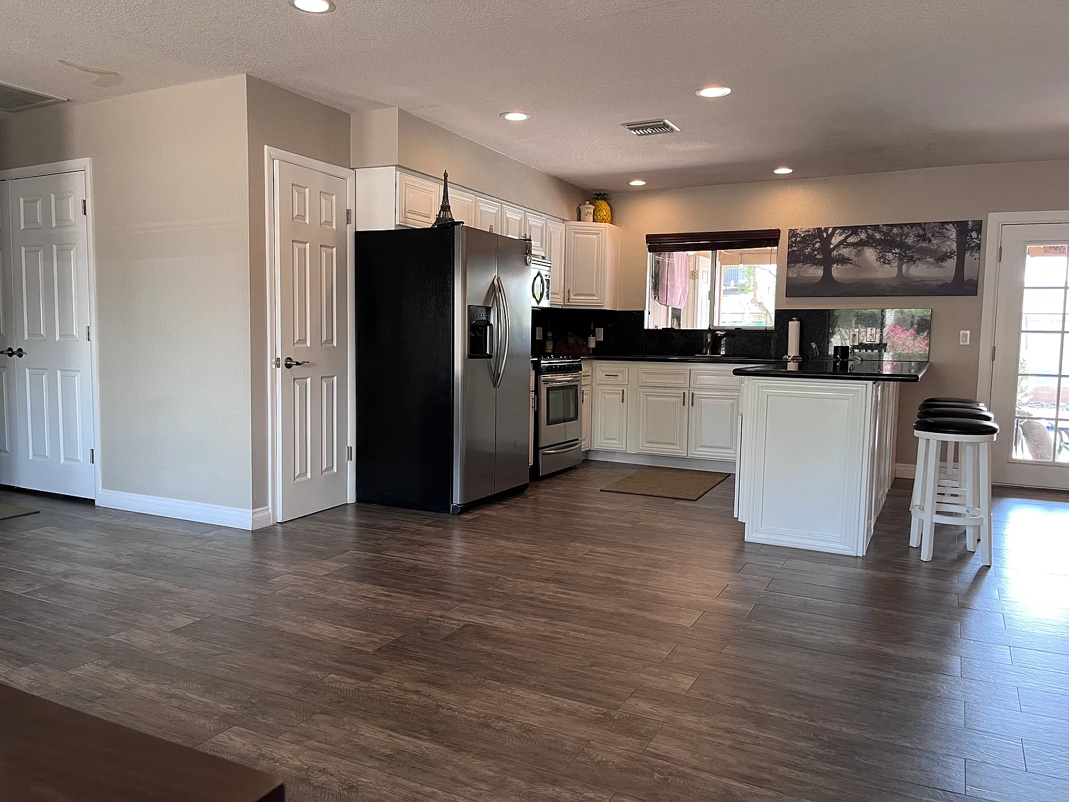 4 bed, 1796 sqft, $4,500 — Photo 3