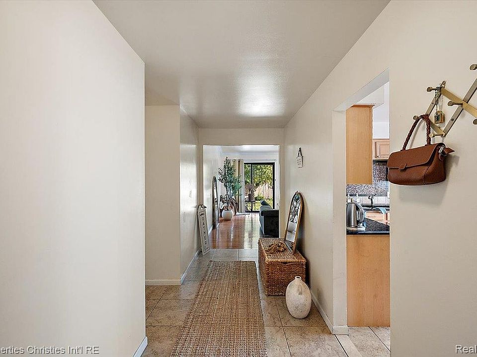 38364 Yonkers Dr, photo 15