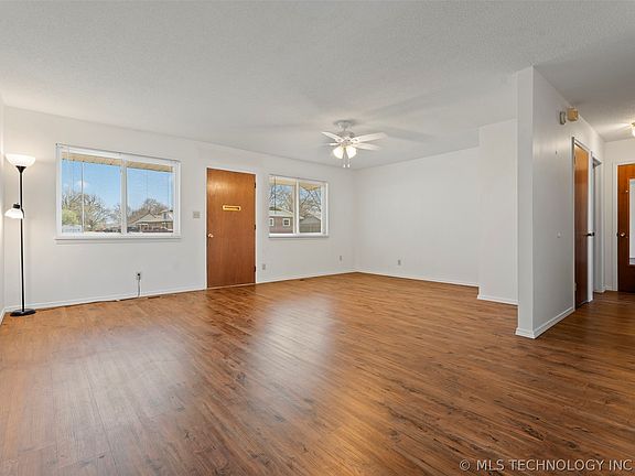 3rd image of 261 Sunset Dr