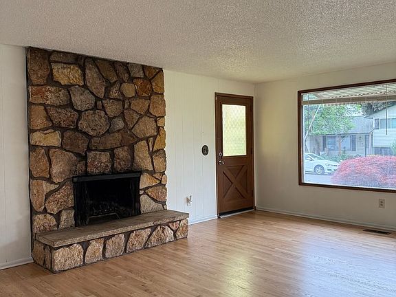 2nd image of 6515 SE Aspen St