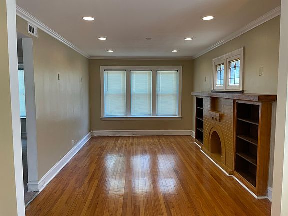 2nd image of 8120 S Crandon Ave #2F