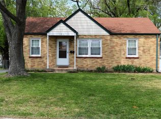 1 Duchesne Dr, Florissant, MO 63031