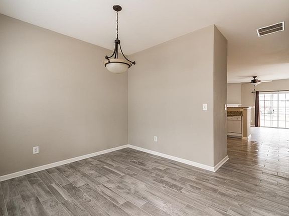 3rd image of 3281 Hidden Cove Cir