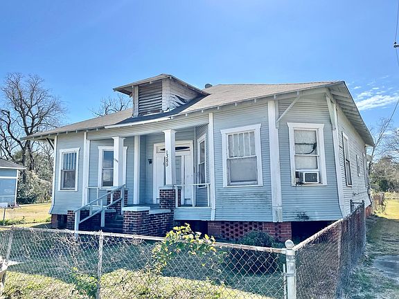2nd image of 1385 Long Ave