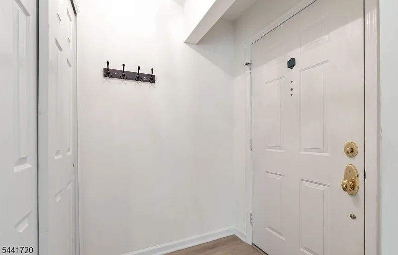 2 bed, 2.0 bath, $2,850 — Photo 2