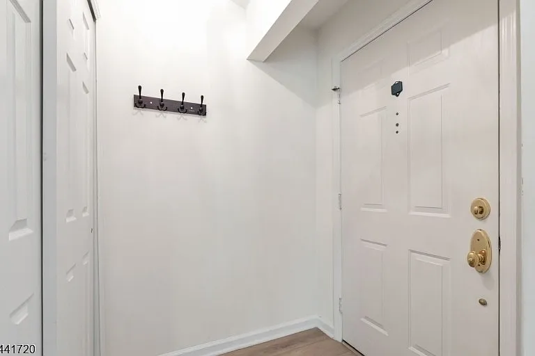 82 Smithfield Ct — Photo 2