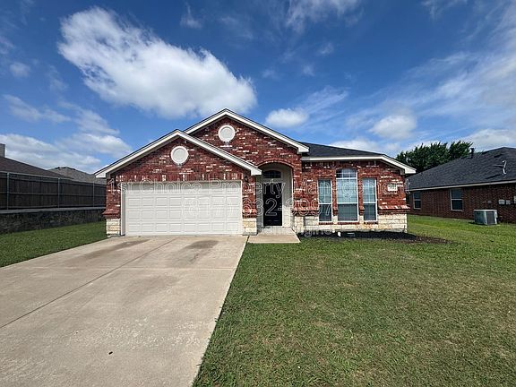 2nd image of 924 Marist Dr