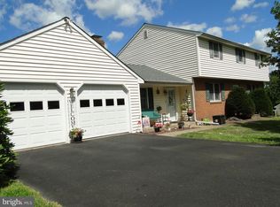 1530 Gateway Dr, Quakertown, PA 18951