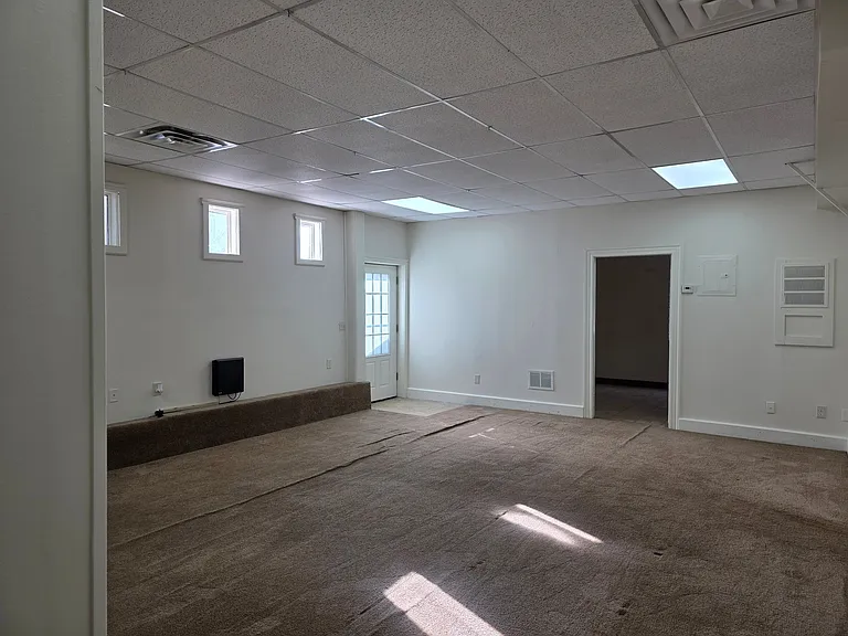 64 Kenyon St #1 — Photo 8