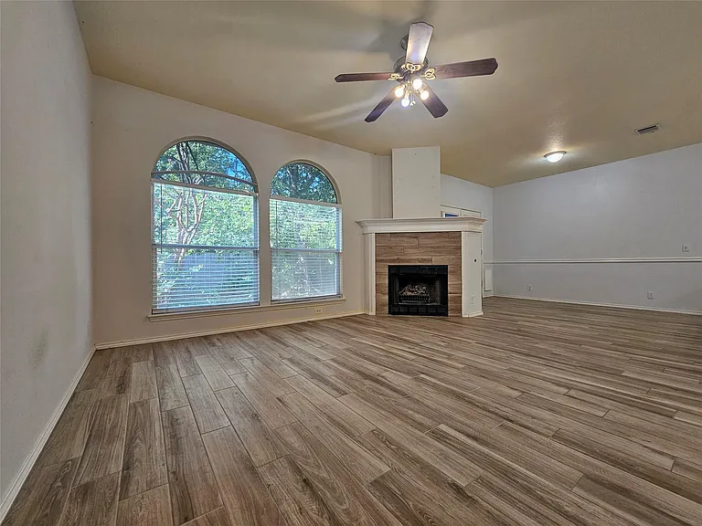 8506 Hillrock Dr — Photo 10