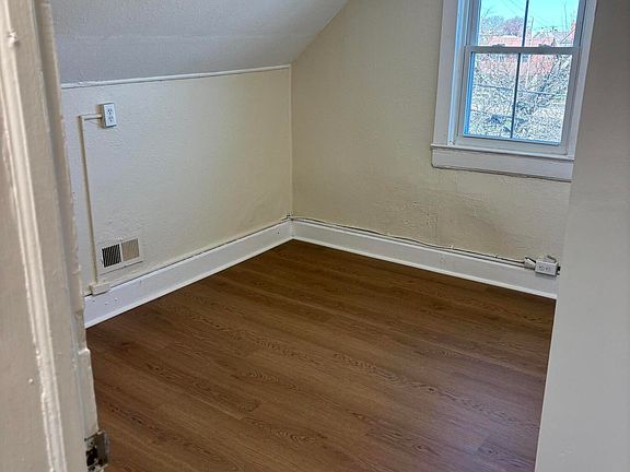 4th image of 114 Heck Ave APT 4