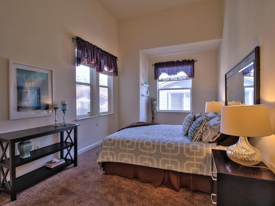 1st image of 101 Serravista Ave
