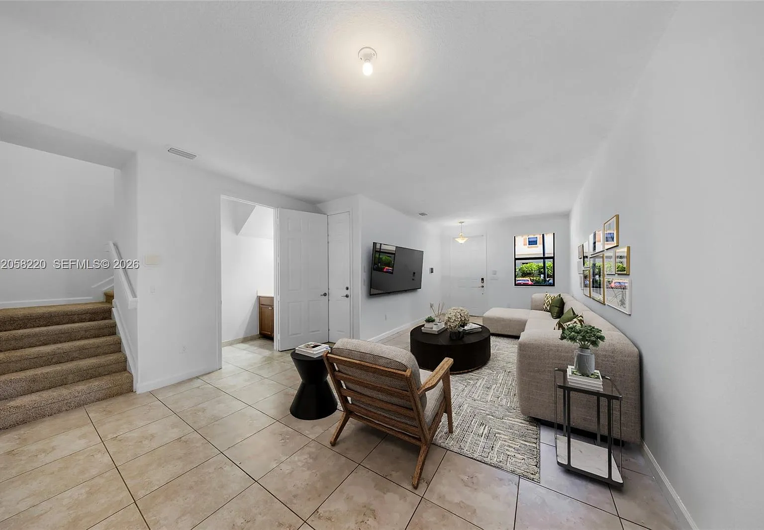Simonton Court — Photo 2