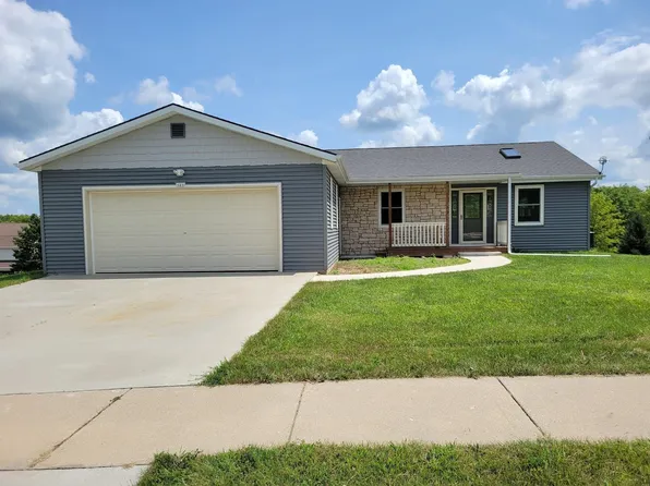585 Island View Cir, Hustisford, WI 53034