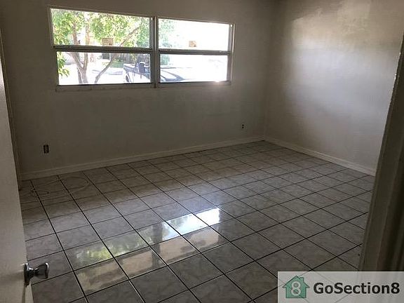 5th image of 301 NW 8th St #301
