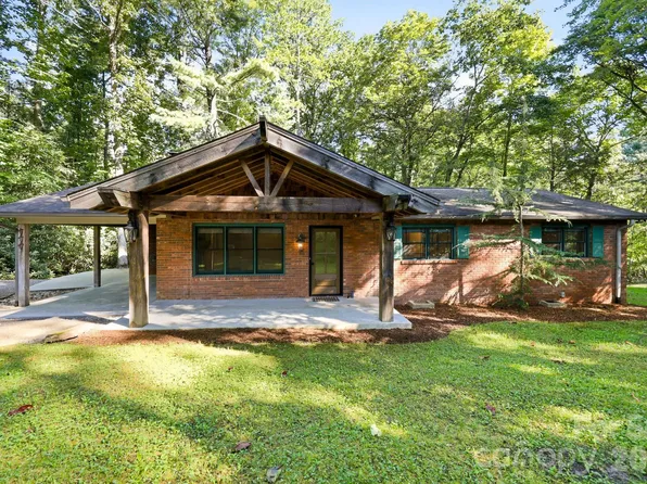 151 Ridgewood Acres Dr, Hendersonville, NC 28792