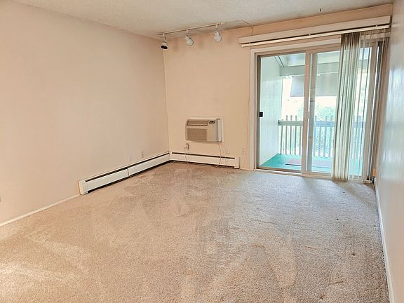 5th image of 2707 Valmont Rd APT 302