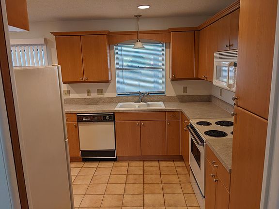 2nd image of 549 SE Brookside Ter