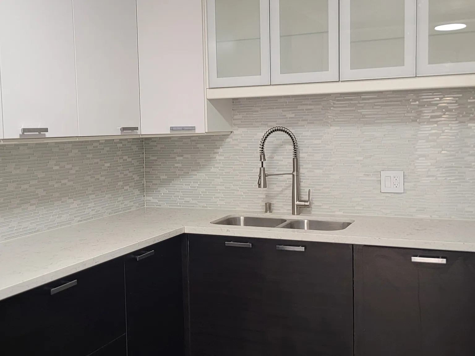 2 bed, 920 sqft, $3,450 — Photo 3