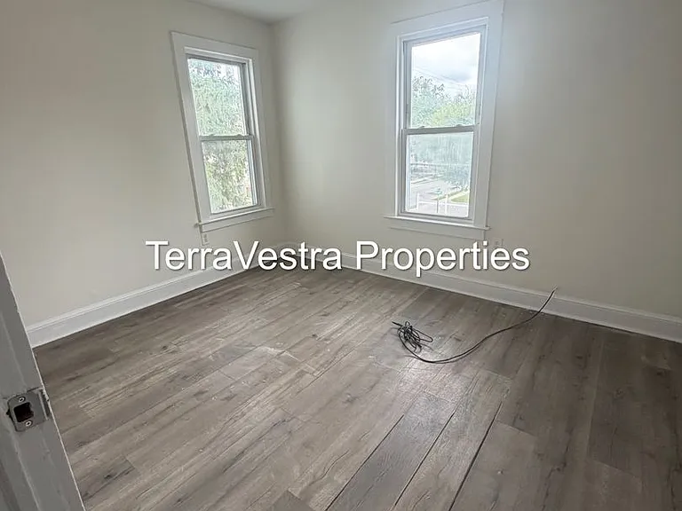 130-132 W McNeal St — Photo 12