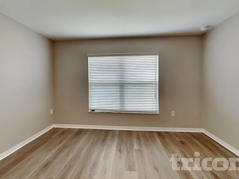 6046 Eagle Pointe Dr — Photo 8