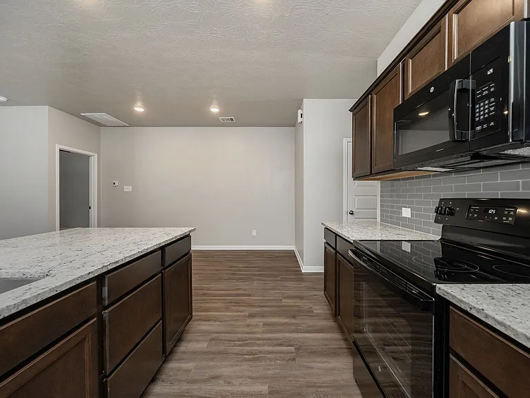 1129 Trellis Pass — Photo 20