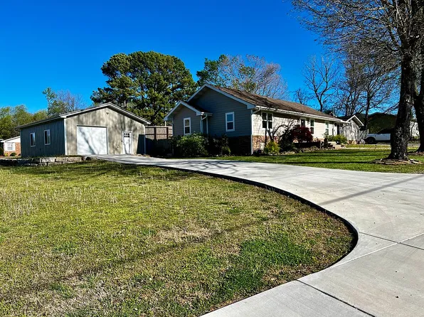 1152 E 9th St, Mountain Home, AR 72653