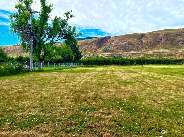 628 Foster ave,, Bridgeport, WA 98813