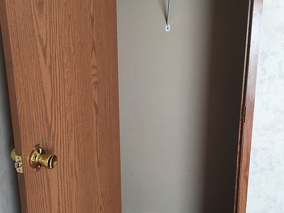 Standard Room 1 Closet