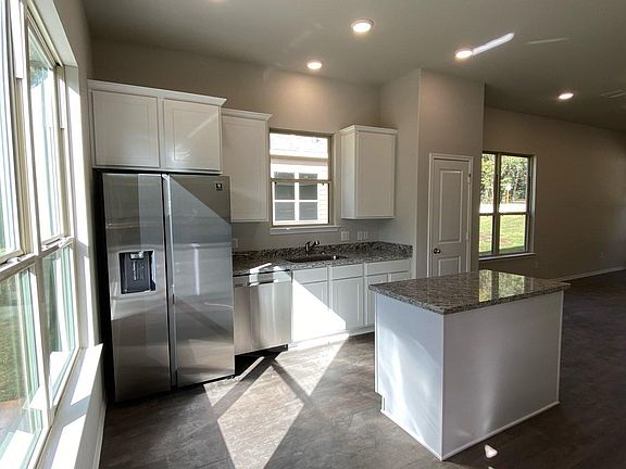 2nd image of 4544 Ben Milam St