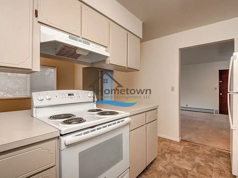 2432 & 2433 E Stowe Ct — Photo 8