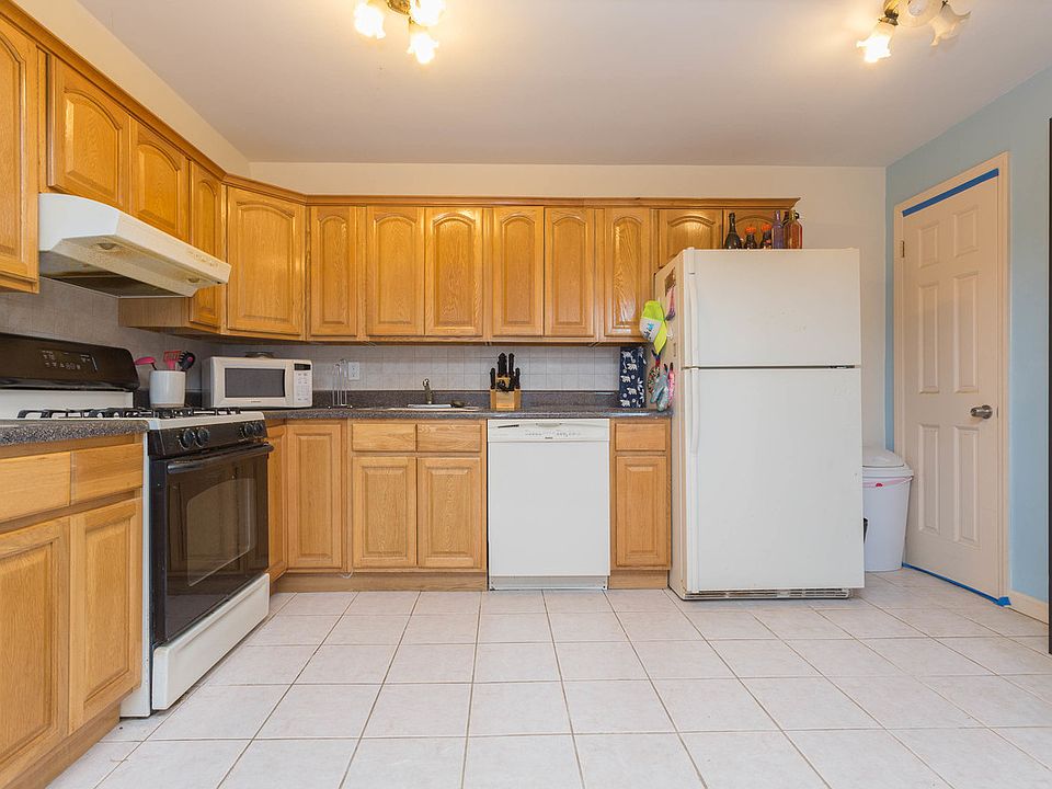 1st image of 21-28 21st St #1