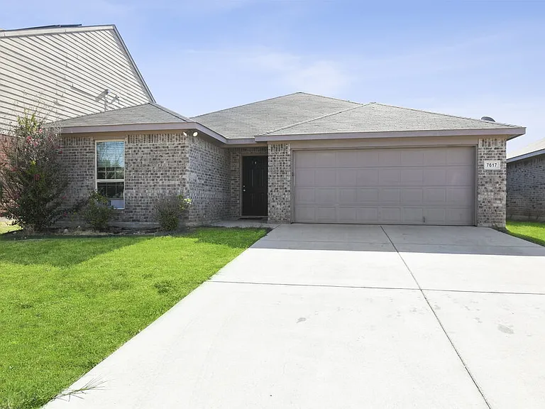 7617 Hollow Forest Dr — Photo 1