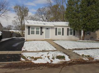 611 Spring Ave, Dekalb, IL 60115