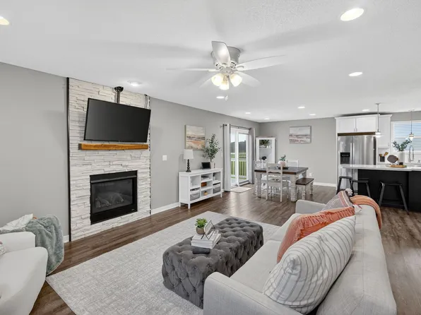 603 Elm Ct, Dallas Center, IA 50063