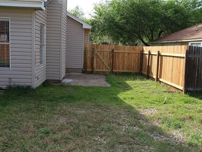 605 Elder Way — Photo 23