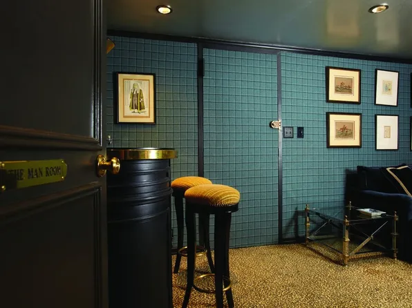 425 East 50th Street image 1 of 10