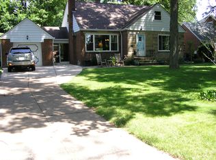 4767 W 212th St, Fairview Park, OH