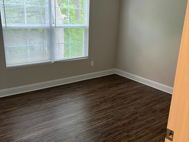 4959 Hillsboro Ave — Photo 11