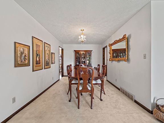 5th image of 2040 Belhaven Dr