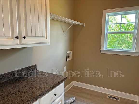3rd image of 200 Stillwater Creek Dr