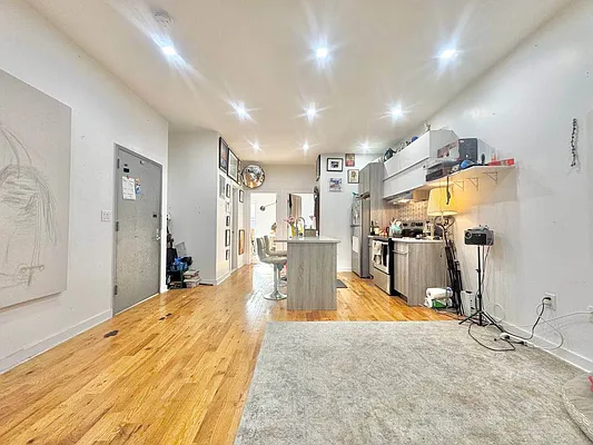 Rented by Doorway NYC, LLC | media 1