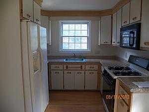 3rd image of 26 Foxmoor Cir