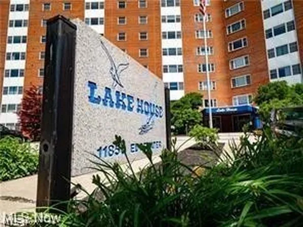 11850 Edgewater Dr APT 723, Lakewood, OH 44107