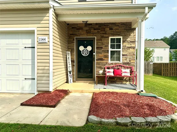 1144 Black Diamond Dr, Dallas, NC 28034