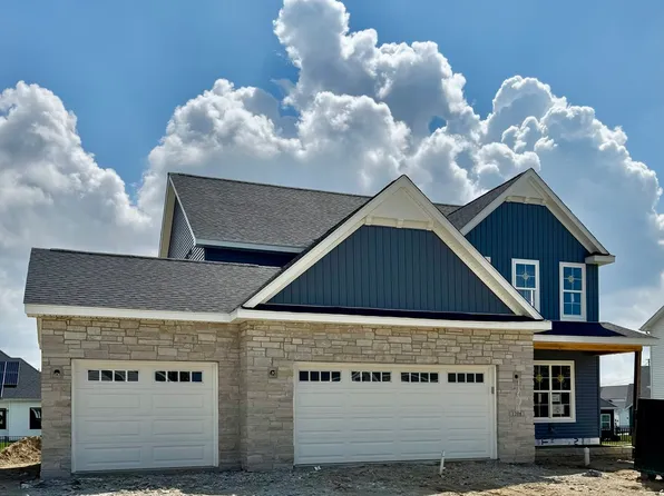 1208 Briarwood Ln, Mahomet, IL 61853